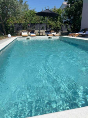 Barbara - Modern house with a private swimming pool